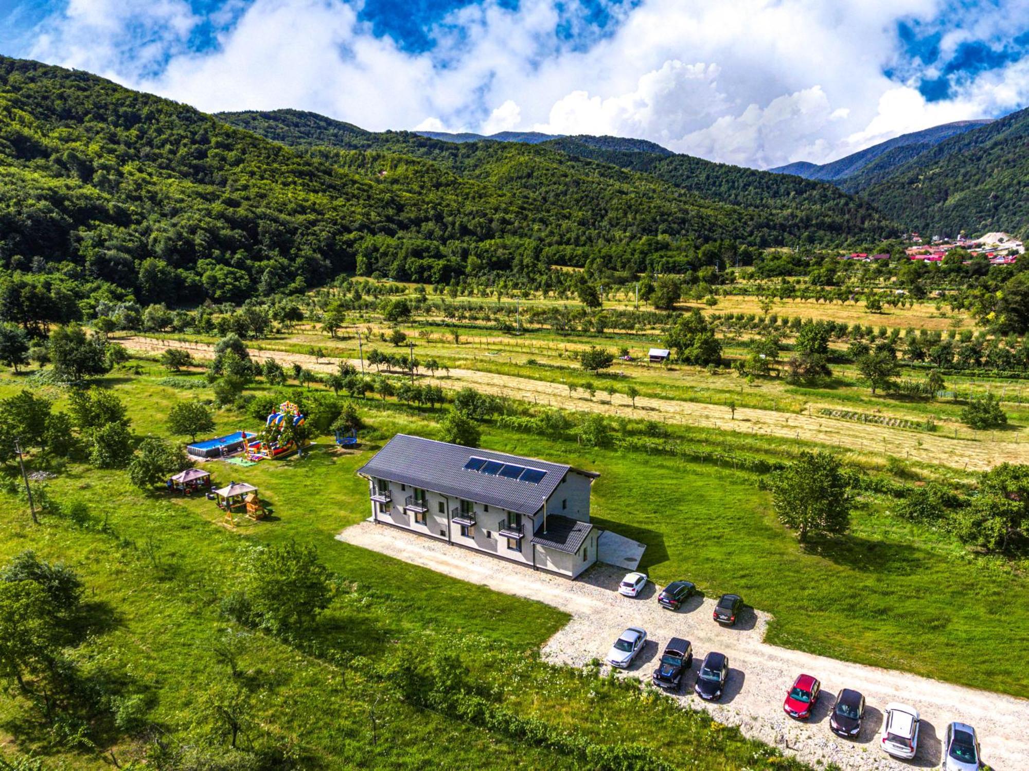 Transalpina Retreat 호텔 Novaci-Străini 외부 사진